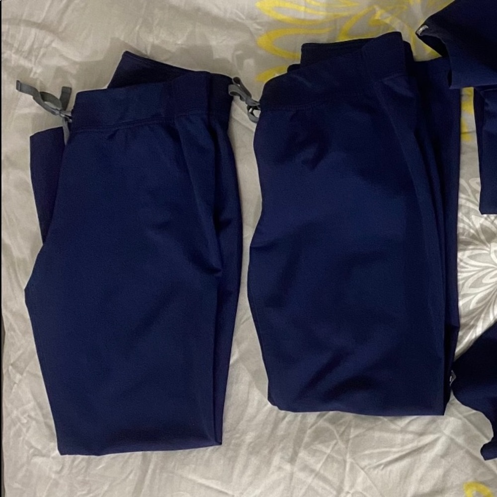 2 Pairs of Figs Navy Scrub Bottoms